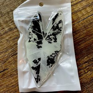 Plant leaf phone socket